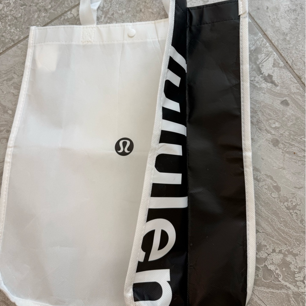 lululemon Large White and Black Tote Bag - Picture 8 of 10